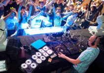 How to Choose a DJ Controller: A Complete Buyer’s Guide