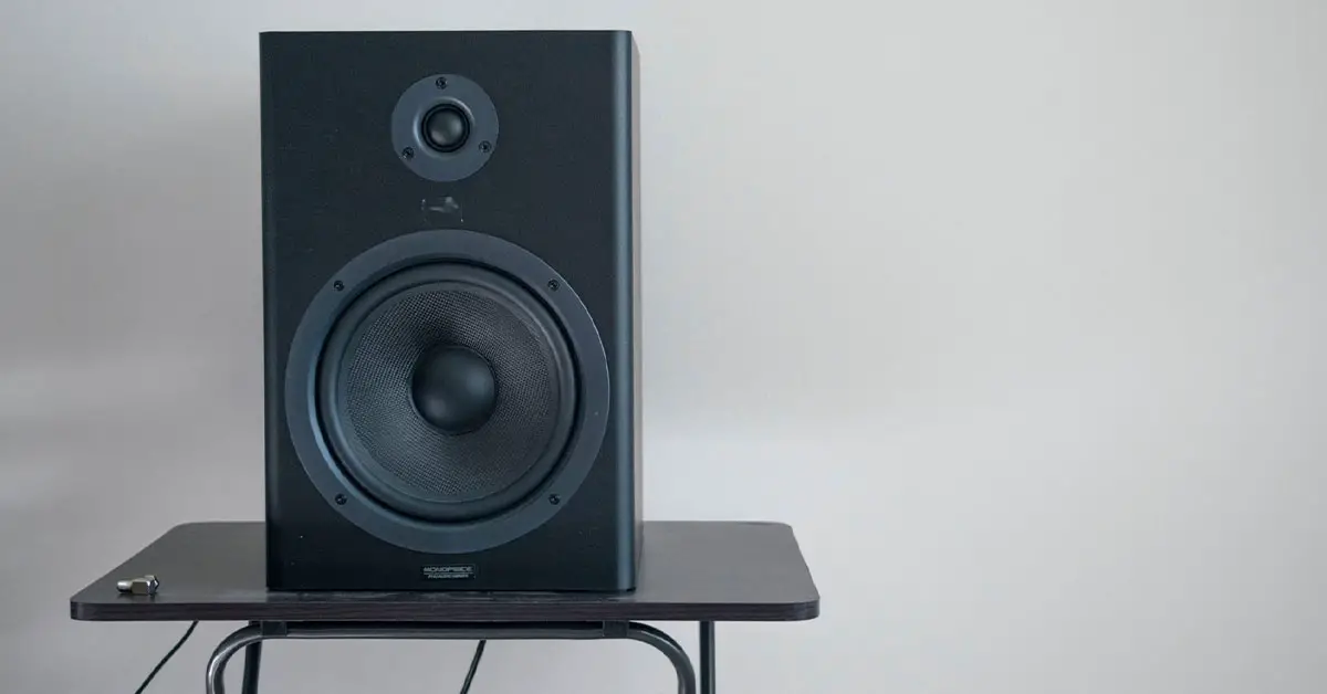 TOP 10 Klipsch RP-600M Speaker Stands for All Purposes [2023]